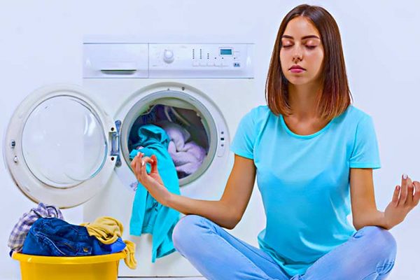 Cara Mudah Persingkat Waktu Cuci Baju Bagi Ibu yang Sibuk