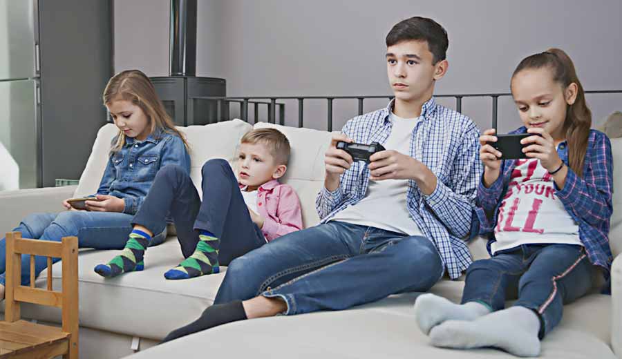 Kuis: Anak Sudah Kecanduan Gadget? Cek Di Sini Yuk!
